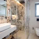 Golden Bay Luxury And 4* Chrisi Akti (Paros)