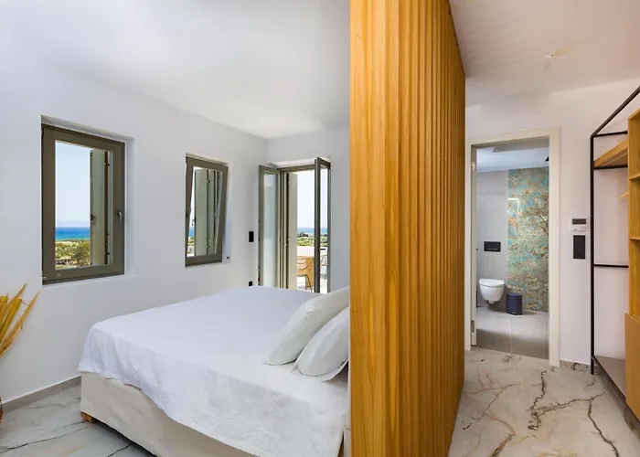 Golden Bay Luxury And アパートホテル クリシ・アクティ