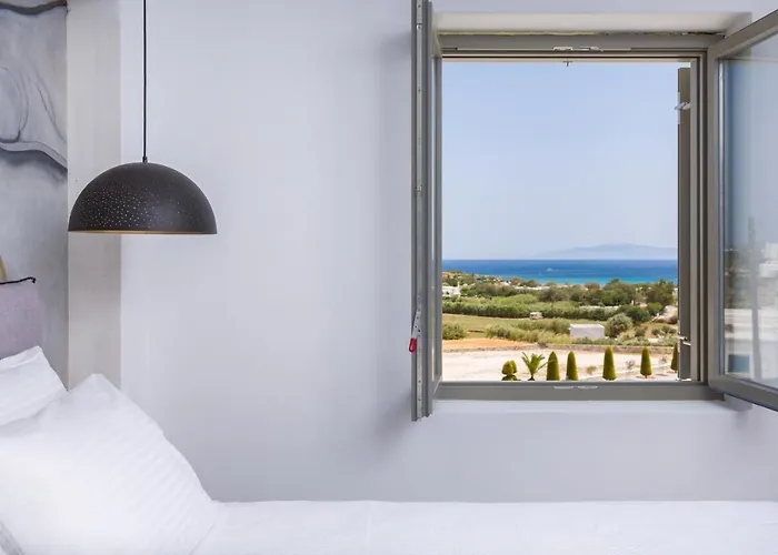 アパートホテル Golden Bay Luxury And 4*