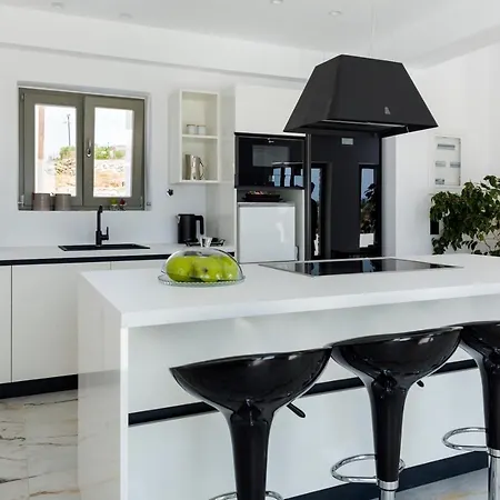 Ξενοδοχείο με διαμερίσματα Golden Bay Luxury And