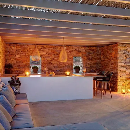 Ξενοδοχείο με διαμερίσματα Golden Bay Luxury And Χρυσή Ακτή