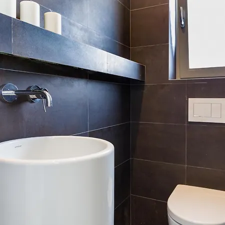 Golden Bay Luxury And Ξενοδοχείο με διαμερίσματα 4*