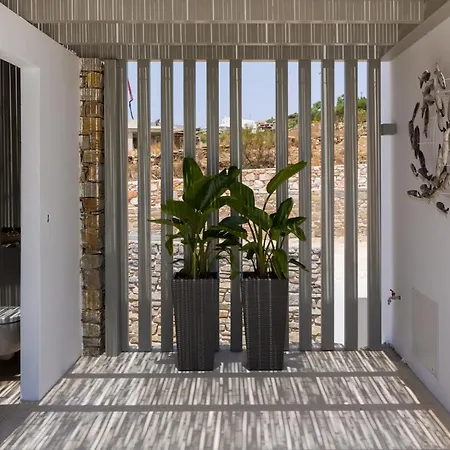 Ξενοδοχείο με διαμερίσματα Golden Bay Luxury And 4*