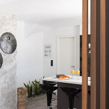 Golden Bay Luxury And Ξενοδοχείο με διαμερίσματα Χρυσή Ακτή