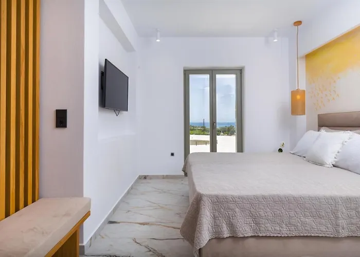 Golden Bay Luxury And Lejlighedshotel Chrisi Akti (Paros)