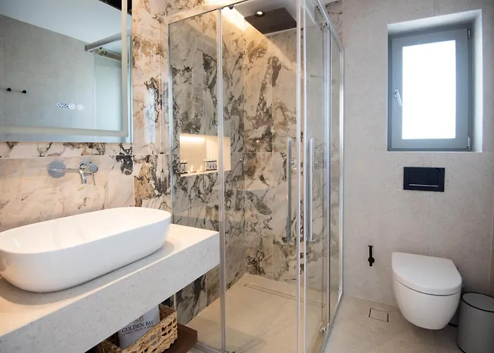 Golden Bay Luxury And 4* Chrisi Akti (Paros)