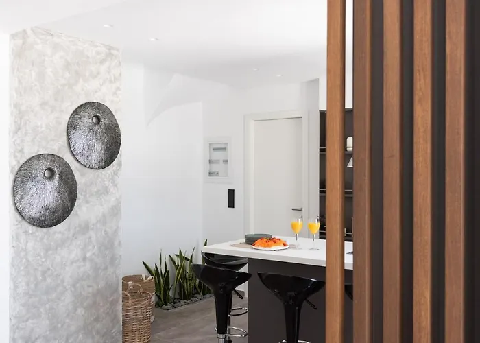 Golden Bay Luxury And Lejlighedshotel Chrisi Akti (Paros)